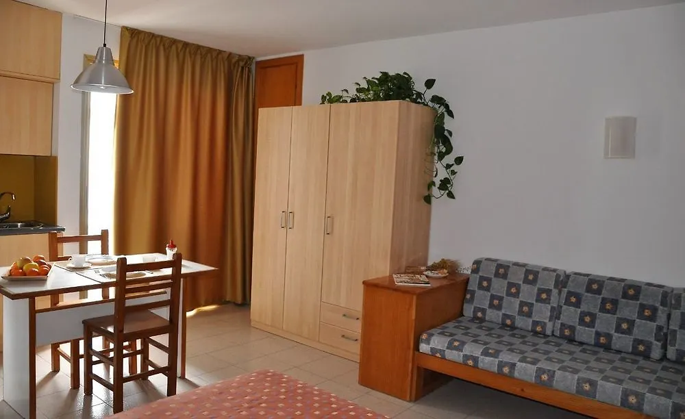 كاليليا Aparthotel Safari 2*,
