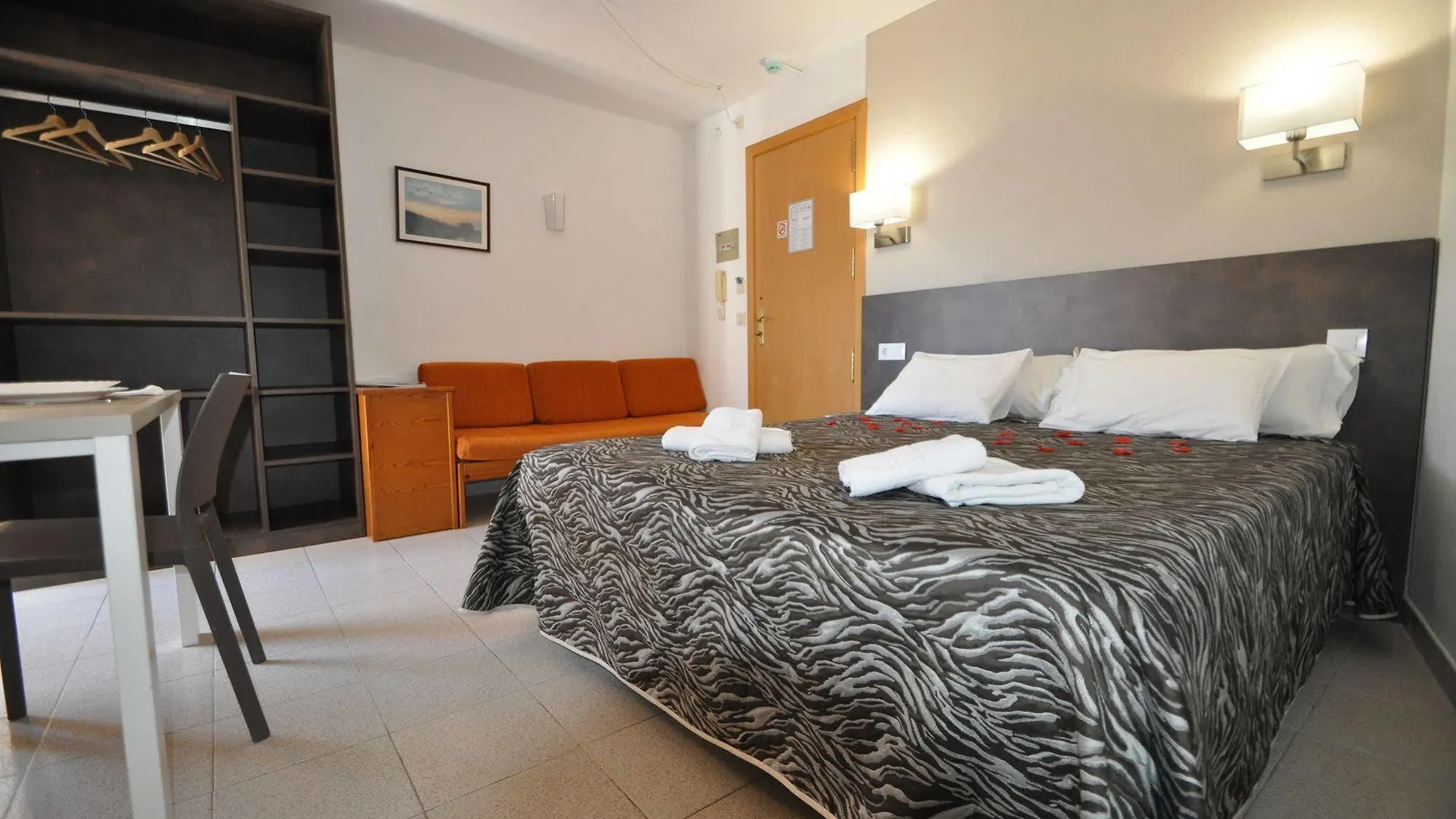 Aparthotel Safari Calella